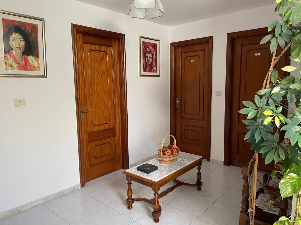 וילאנואבה דה ארוסה Hostal Restaurante Luz De Luna מראה חיצוני תמונה