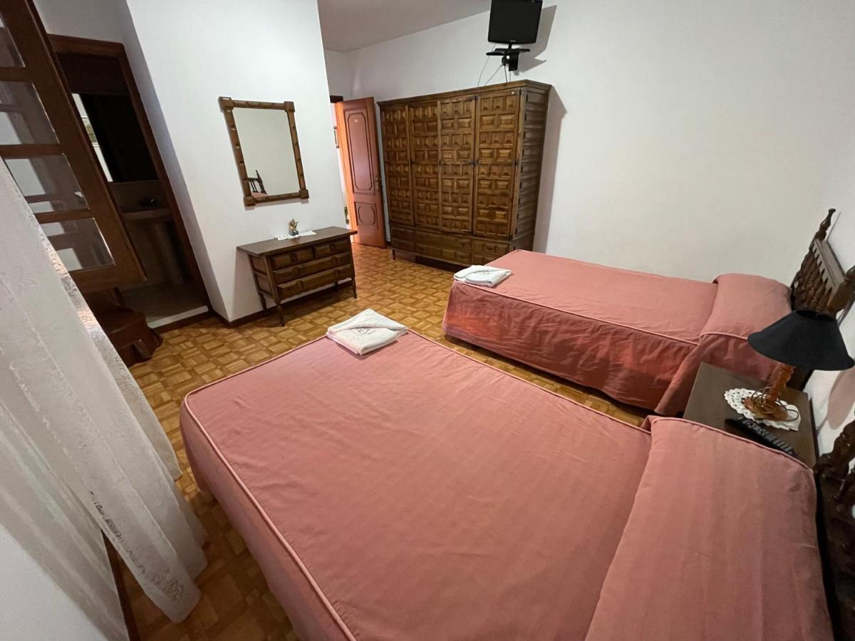 וילאנואבה דה ארוסה Hostal Restaurante Luz De Luna מראה חיצוני תמונה