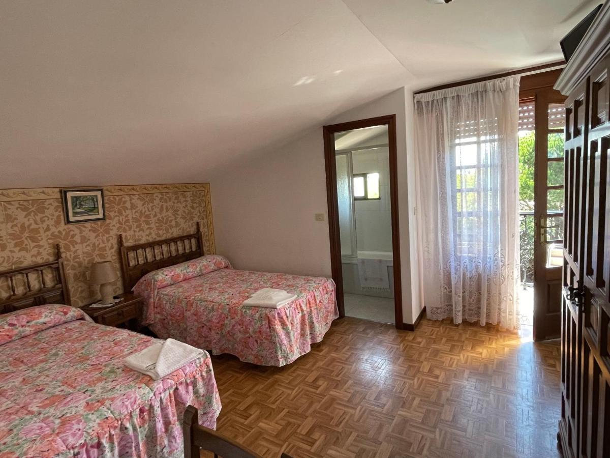 וילאנואבה דה ארוסה Hostal Restaurante Luz De Luna מראה חיצוני תמונה